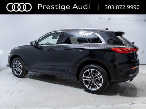 Mythos Black Metallic 2026 Audi Q5 Premium Plus TFSI quattro S tronic