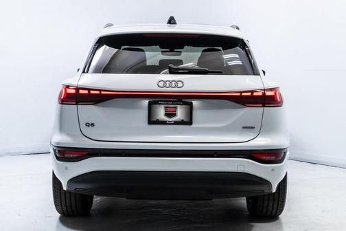 2025 Audi Q6 e-tron Premium quattro