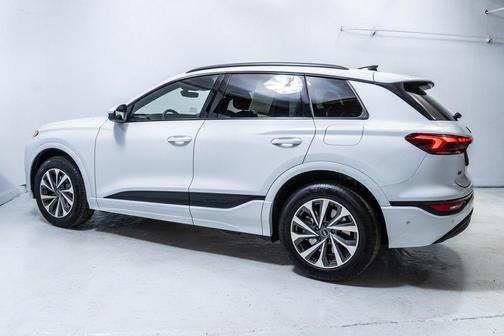 2025 Audi Q6 e-tron Premium quattro