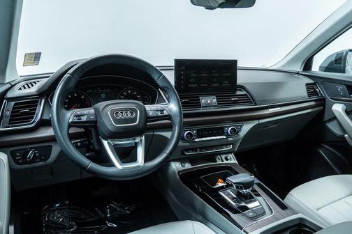 2023 Audi Q5 45 S line Premium