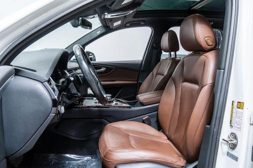 Carrara White 2019 Audi Q7 55 Premium Plus