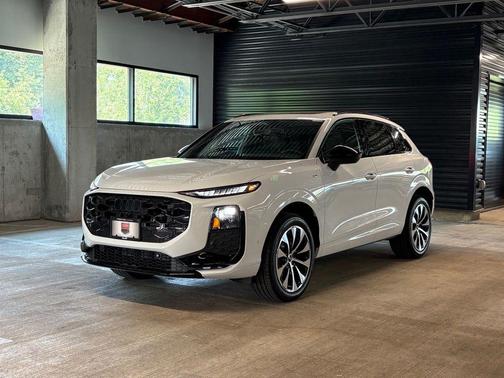 Glacier White Metallic 2026 Audi Q3 TFSI quattro S tronic