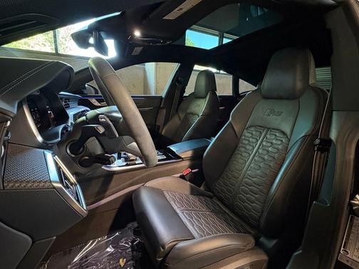 Sebring Black Crystal Effect 2022 Audi RS 7 4.0T