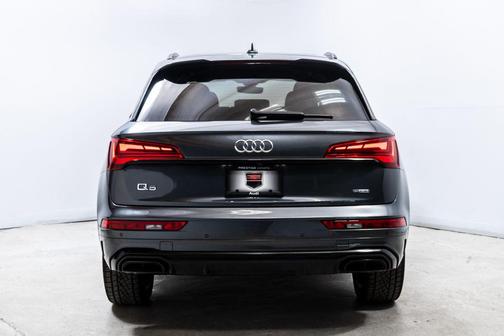 Daytona Gray Pearl Effect 2022 Audi Q5 45 S line Premium Plus