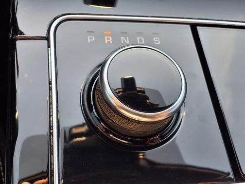 2019 Land Rover Range Rover Velar P250 SE R-Dynamic