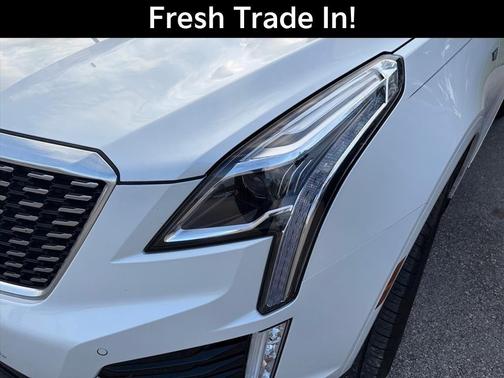 Crystal White 2023 Cadillac XT5 Luxury