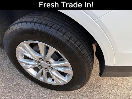 Crystal White 2023 Cadillac XT5 Luxury