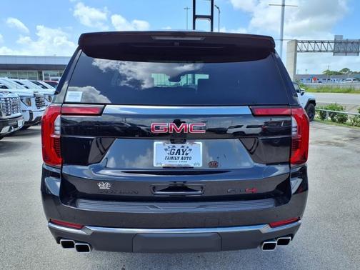 2025 GMC Yukon AT4