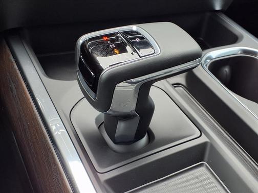 Sterling 2026 GMC Sierra 1500 SLT