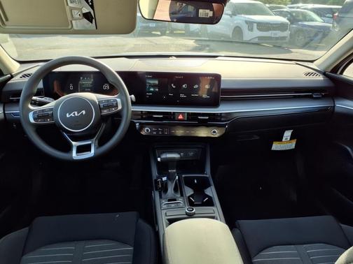 2025 Kia K5 LXS