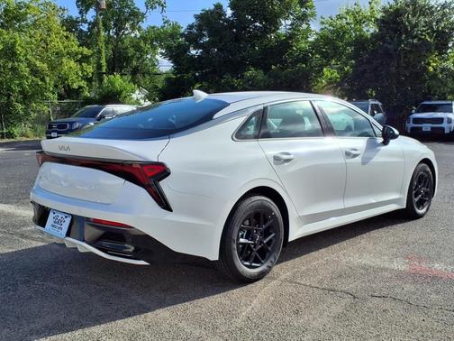2025 Kia K5 LXS