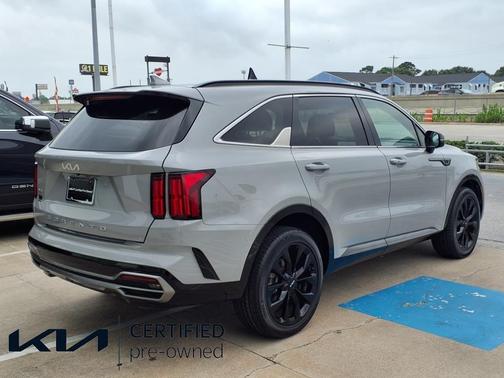 2022 Kia Sorento SX