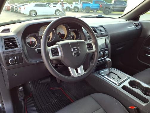 2014 Dodge Challenger SXT