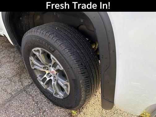 Summit White 2025 GMC Sierra 1500 SLT