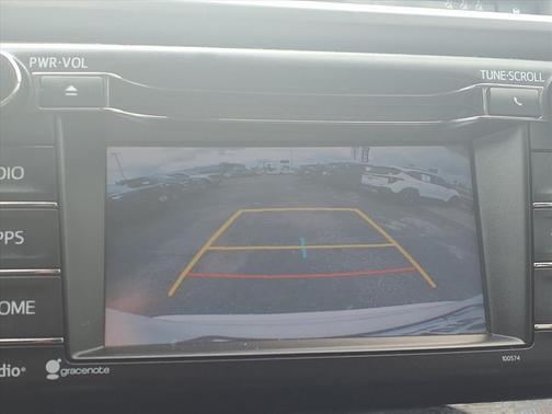 Super White 2018 Toyota RAV4 XLE