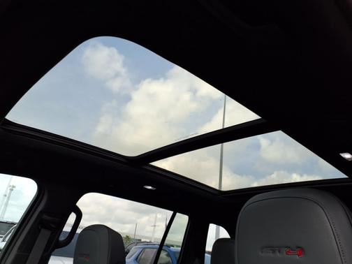 2025 GMC Acadia AT4