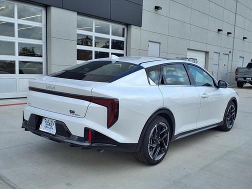 2025 Kia K4 GT-Line