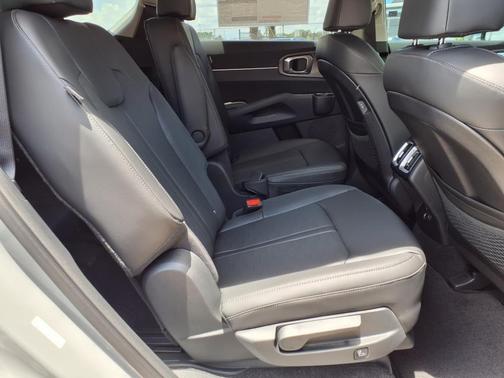 2025 Kia Sorento X-Line EX