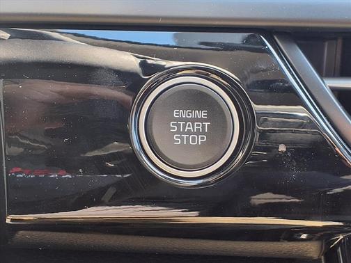 Snow White Pearl 2025 Kia Seltos EX