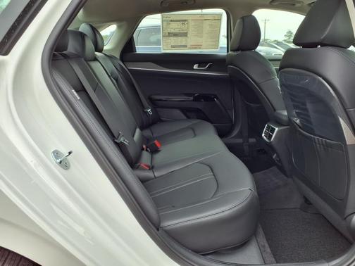 2025 Kia K5 EX