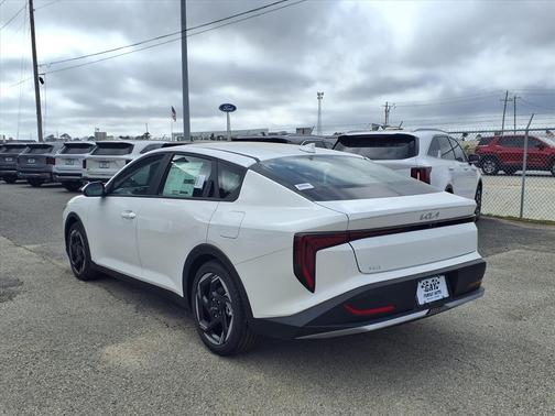 2026 Kia K4 EX