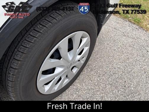 Glacier White 2017 Nissan Rogue S