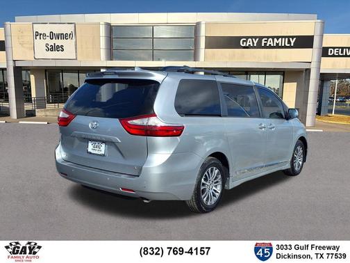 Celestial Silver Metallic 2019 Toyota Sienna XLE