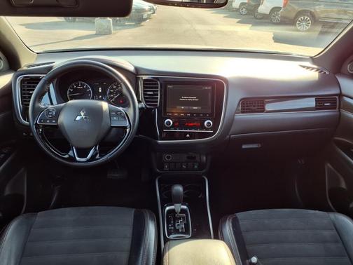 2020 Mitsubishi Outlander LE