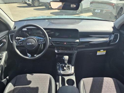 Blue / Black 2026 Kia Seltos S