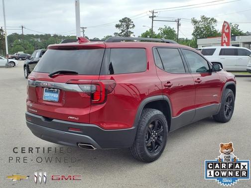2022 GMC Acadia AT4