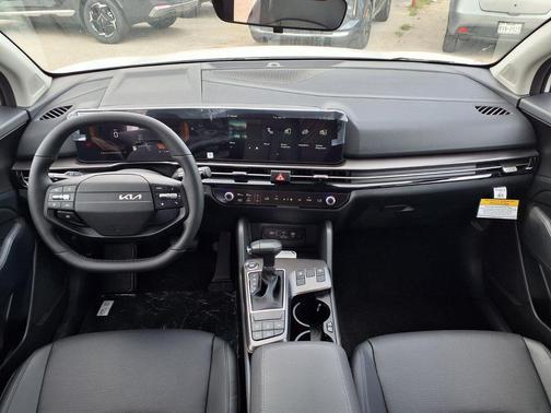 Glacial White Pearl 2026 Kia Sportage EX