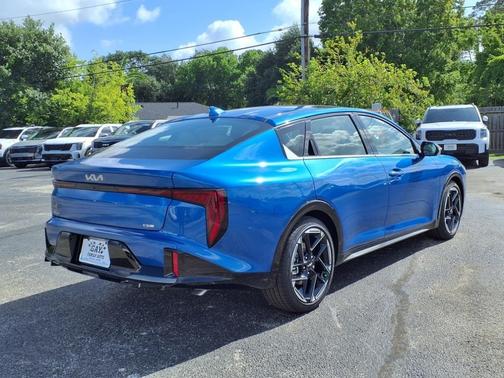 2025 Kia K4 GT-Line