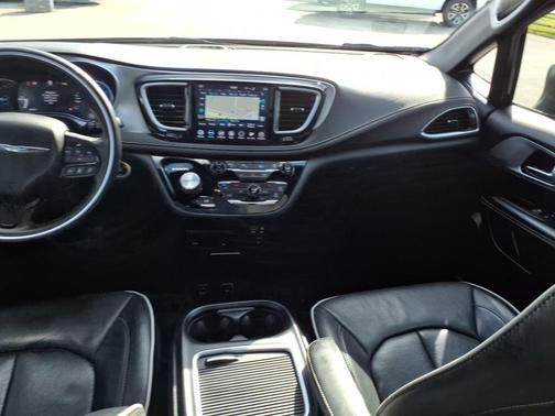 2020 Chrysler Pacifica Hybrid Limited