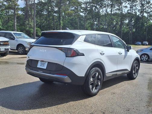 Glacial White Pearl 2026 Kia Sportage LX