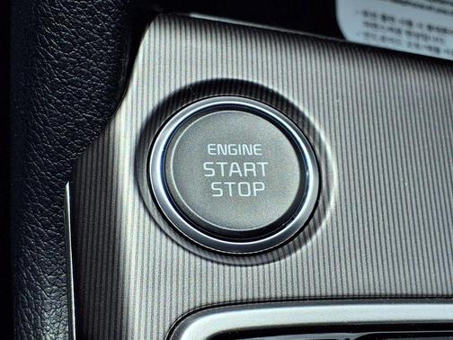 Glacial White Pearl 2026 Kia Sportage SX-Prestige