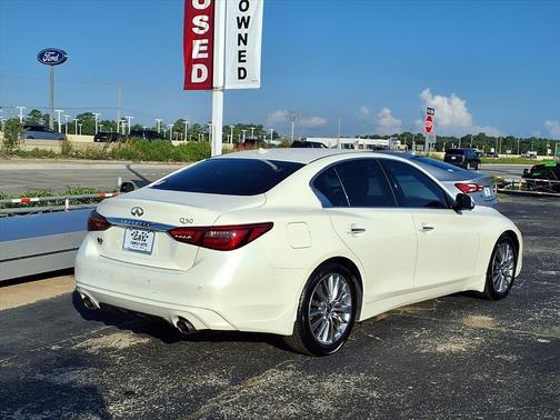 2023 INFINITI Q50 LUXE