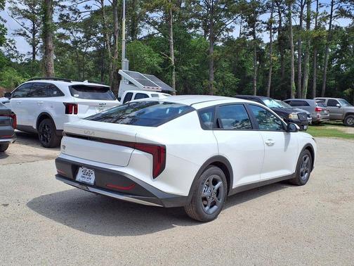 Snow White Pearl 2026 Kia K4 LXS
