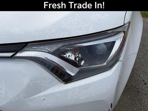 Super White 2018 Toyota RAV4 Sport