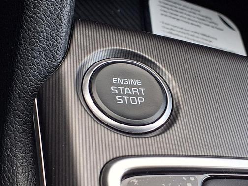 Glacial White Pearl 2026 Kia Sportage EX