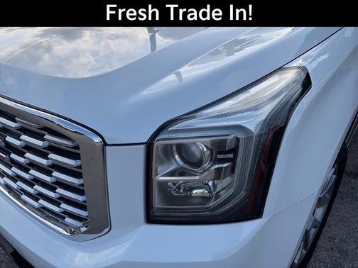 Summit White 2018 GMC Yukon XL Denali