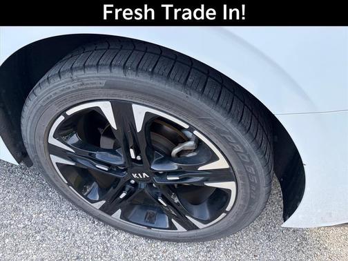 White Pearl 2021 Kia K5 GT-Line