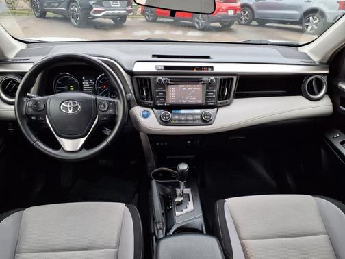 2017 Toyota RAV4 Hybrid XLE
