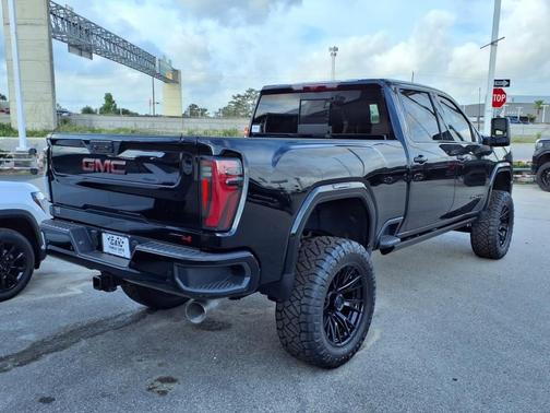 2025 GMC Sierra 2500 AT4