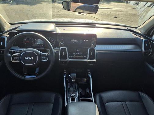 White Pearl 2022 Kia Sorento SX