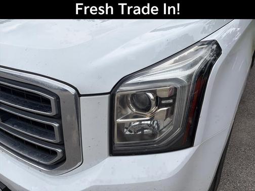 Summit White 2019 GMC Yukon XL SLT