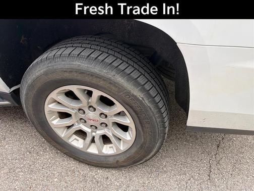Summit White 2019 GMC Yukon XL SLT