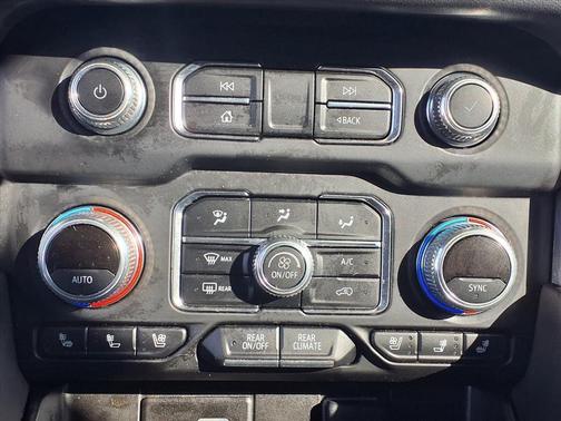 White Frost 2023 GMC Yukon XL SLT