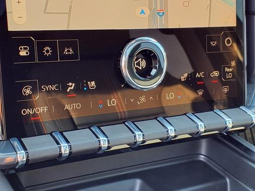 2025 GMC Acadia AT4