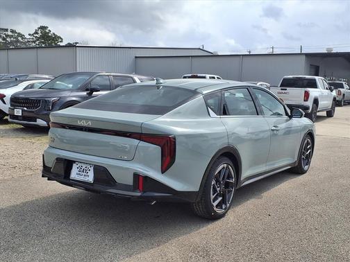 2026 Kia K4 GT-LINE