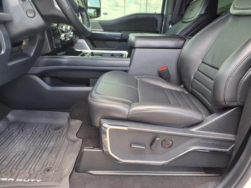 2025 Ford F-250 Platinum